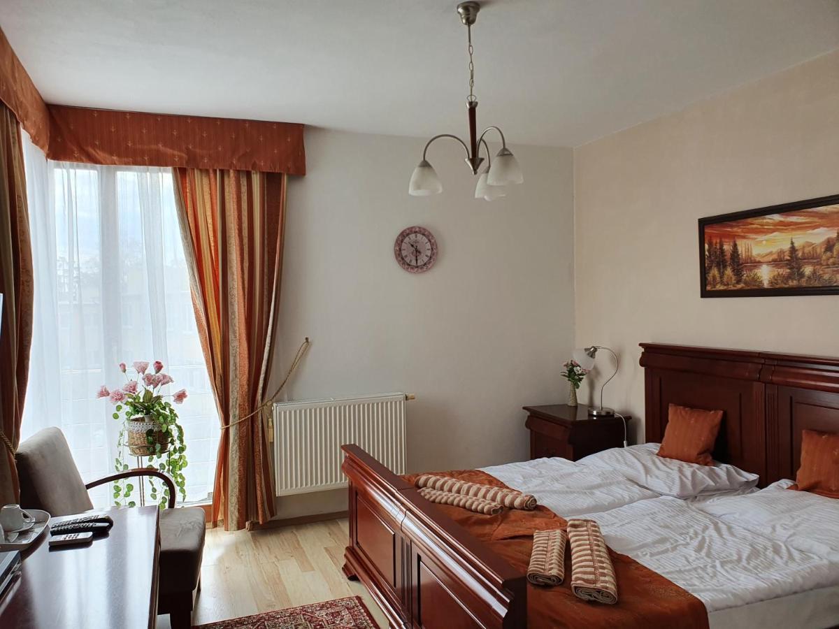 Hotel Oko نيترا المظهر الخارجي الصورة