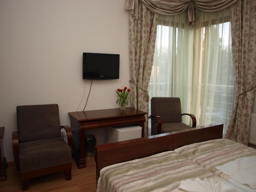 Hotel Oko نيترا المظهر الخارجي الصورة